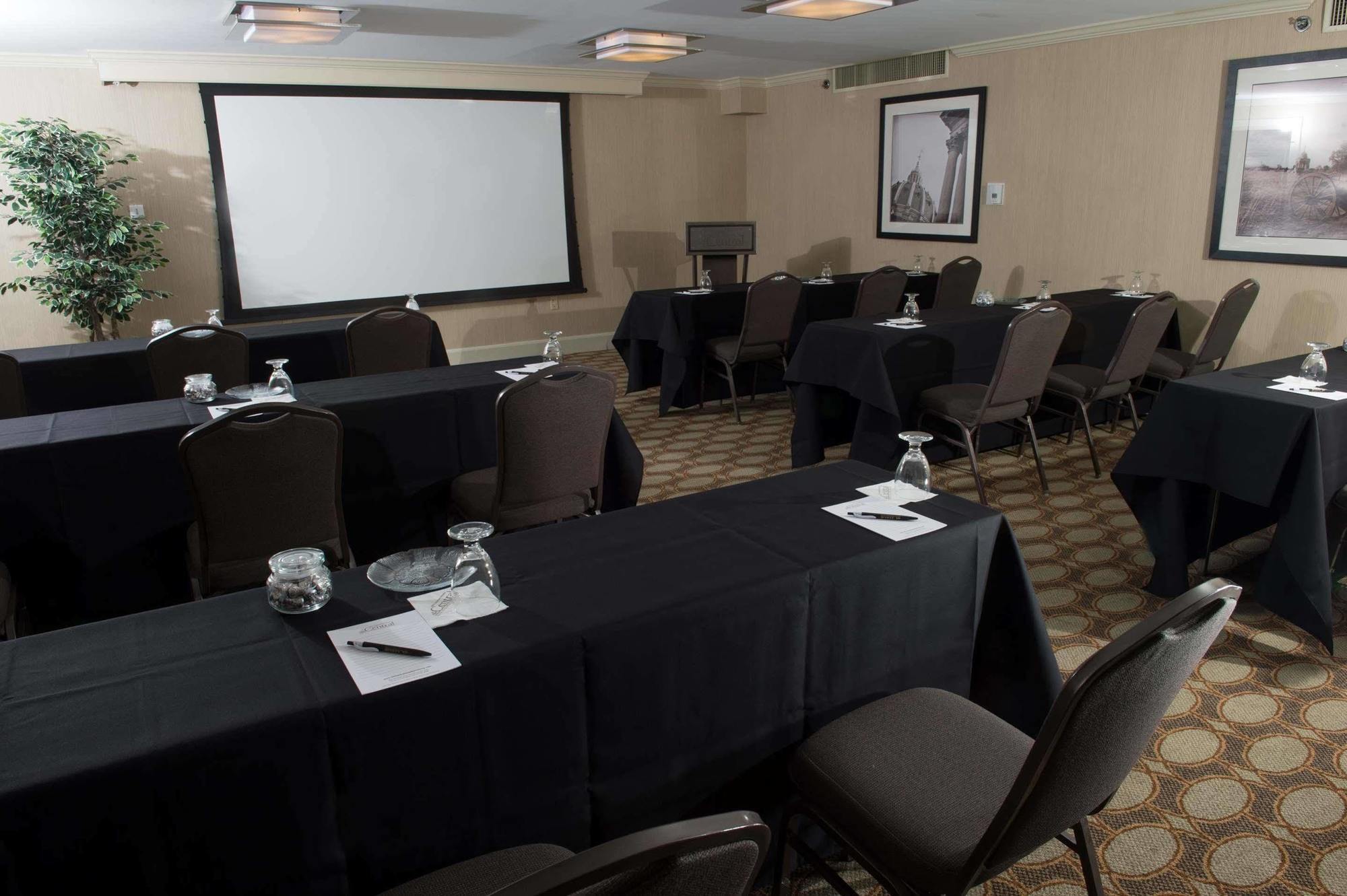 Western Premier The & Conference Center